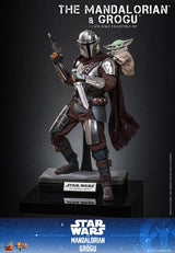Hot Toys Star Wars: The Mandalorian & Grogu Movie Masterpiece Actionfigur 1/6 The Mandalorian and Grogu 31 cm