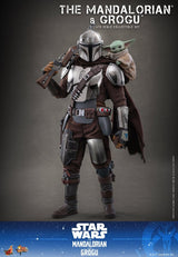 Hot Toys Star Wars: The Mandalorian & Grogu Movie Masterpiece Actionfigur 1/6 The Mandalorian and Grogu 31 cm