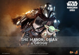 Hot Toys Star Wars: The Mandalorian & Grogu Movie Masterpiece Actionfigur 1/6 The Mandalorian and Grogu 31 cm