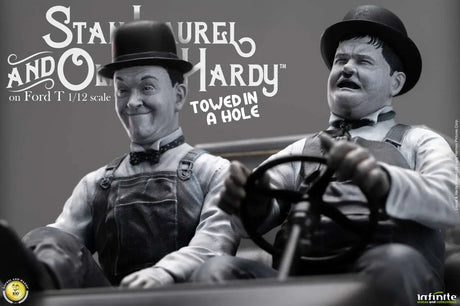 Infinite Statue / Kaustic Plastik Laurel & Hardy Towed In A Hole Ford T 1/12 Statue