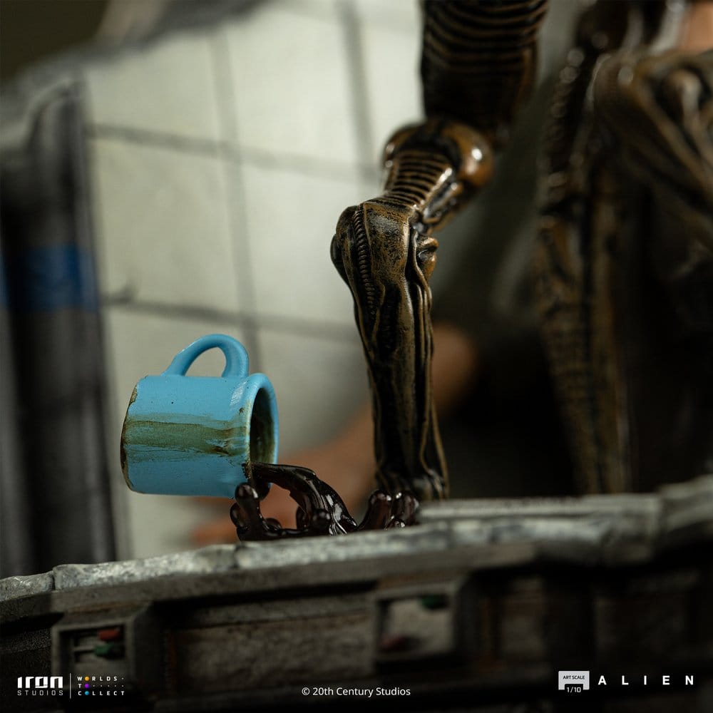 Iron Studios Alien 3 Ellen Ripley and Dog Alien Art Scale 1/10 Statue