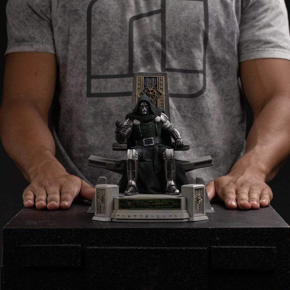 Iron Studios Avengers Doomsday Doctor Doom On Throne Art Scale 1/10 Statue