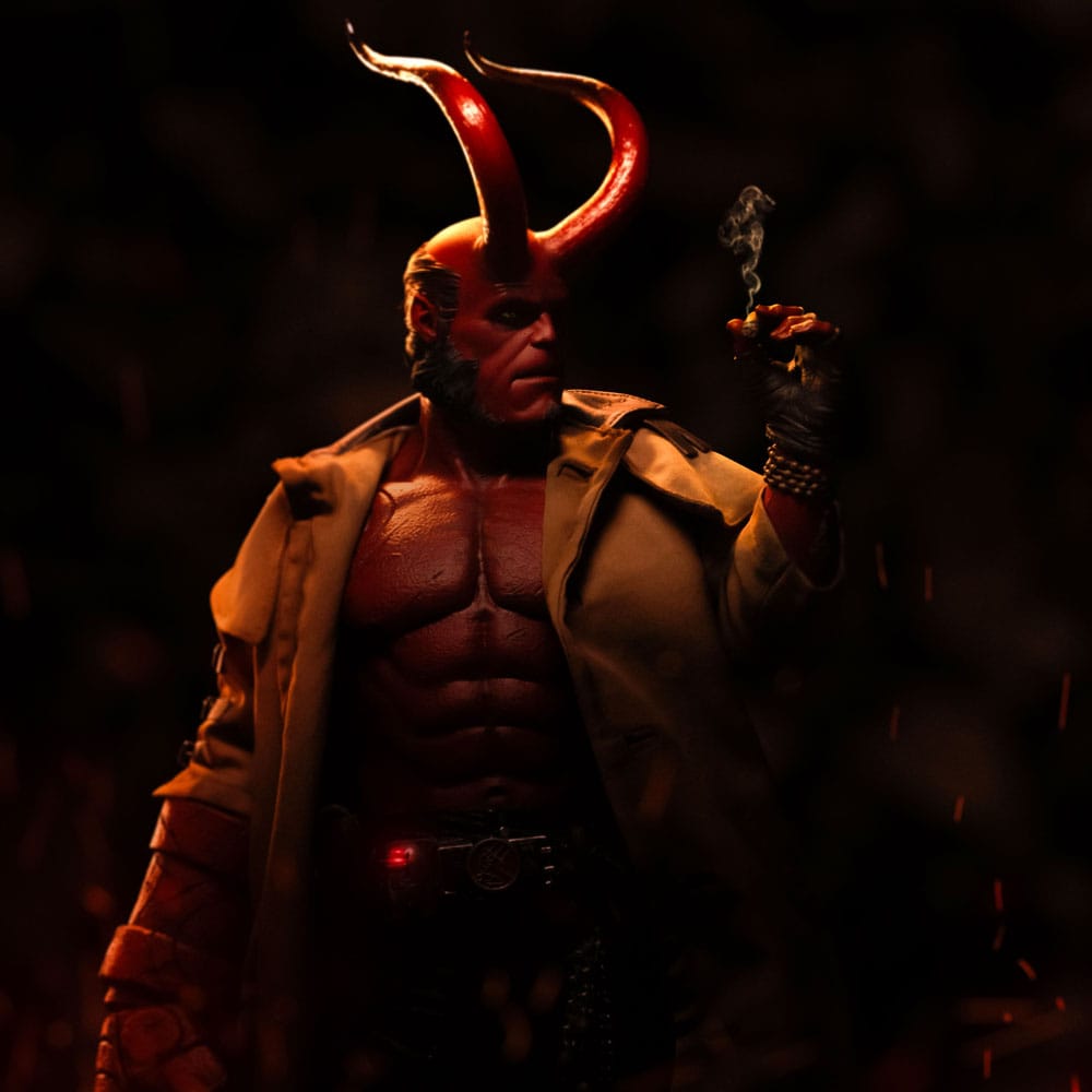 Iron Studios Hellboy Deluxe Art Scale 1/4 Statue