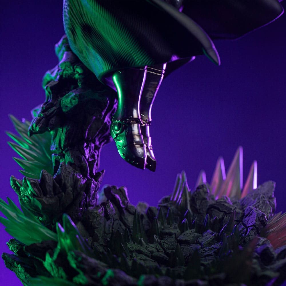 Iron Studios Marvel Legends Doctor Doom Diorama Art Scale Statue 1/10