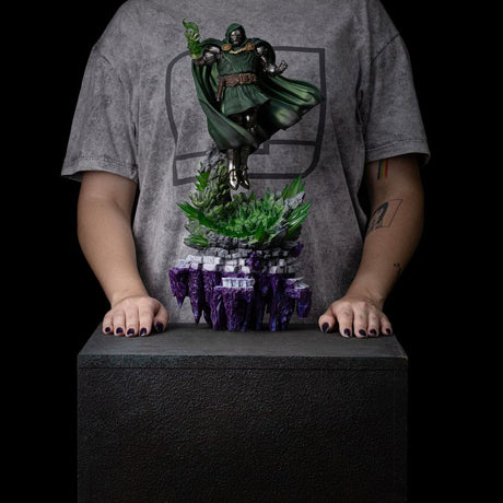 Iron Studios Marvel Legends Doctor Doom The Infinity Gauntlet Deluxe Edition 1/10 Statue