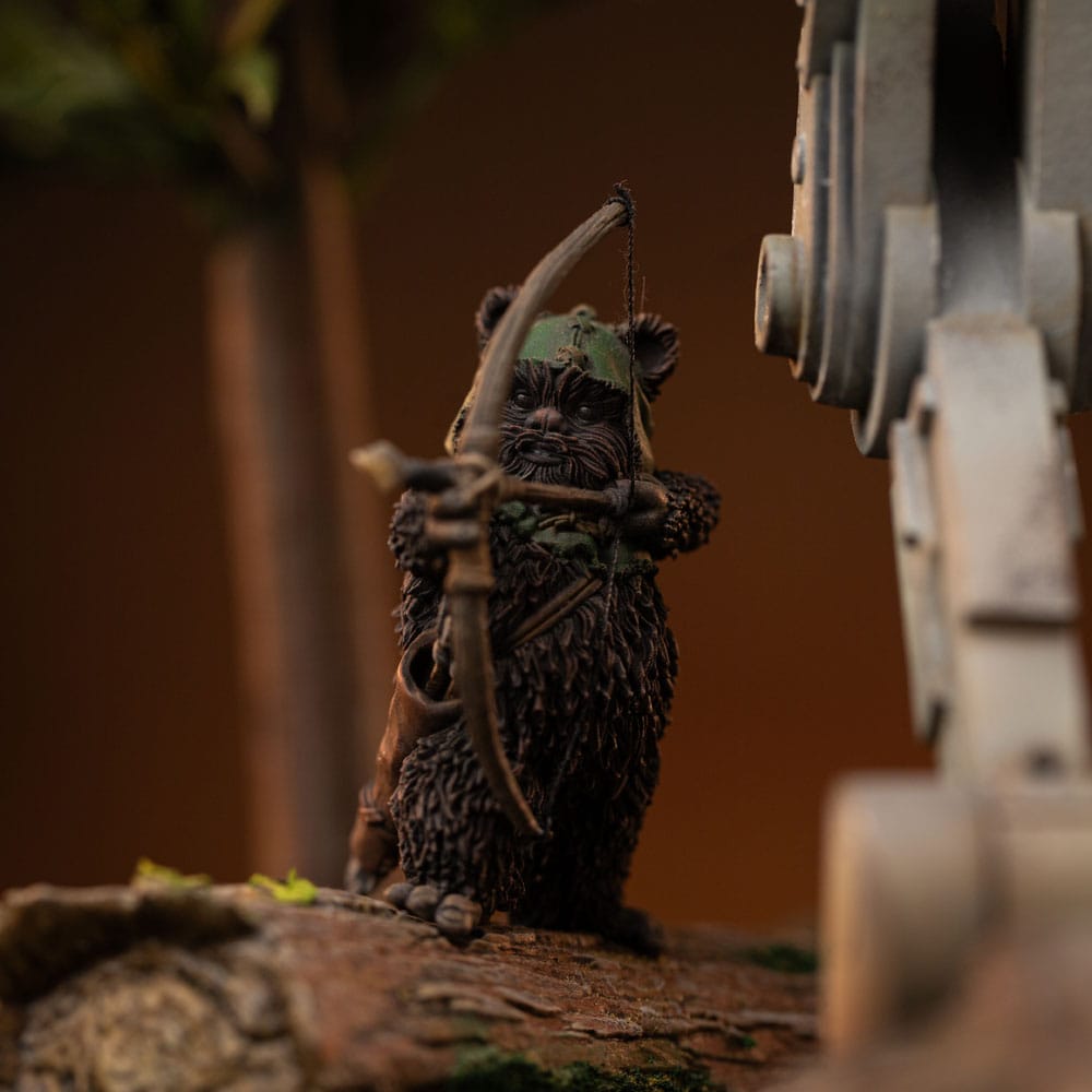 Iron Studios Star Wars Demi Art Scale AT-ST And Chewbacca 1/20 Statue 53 cm