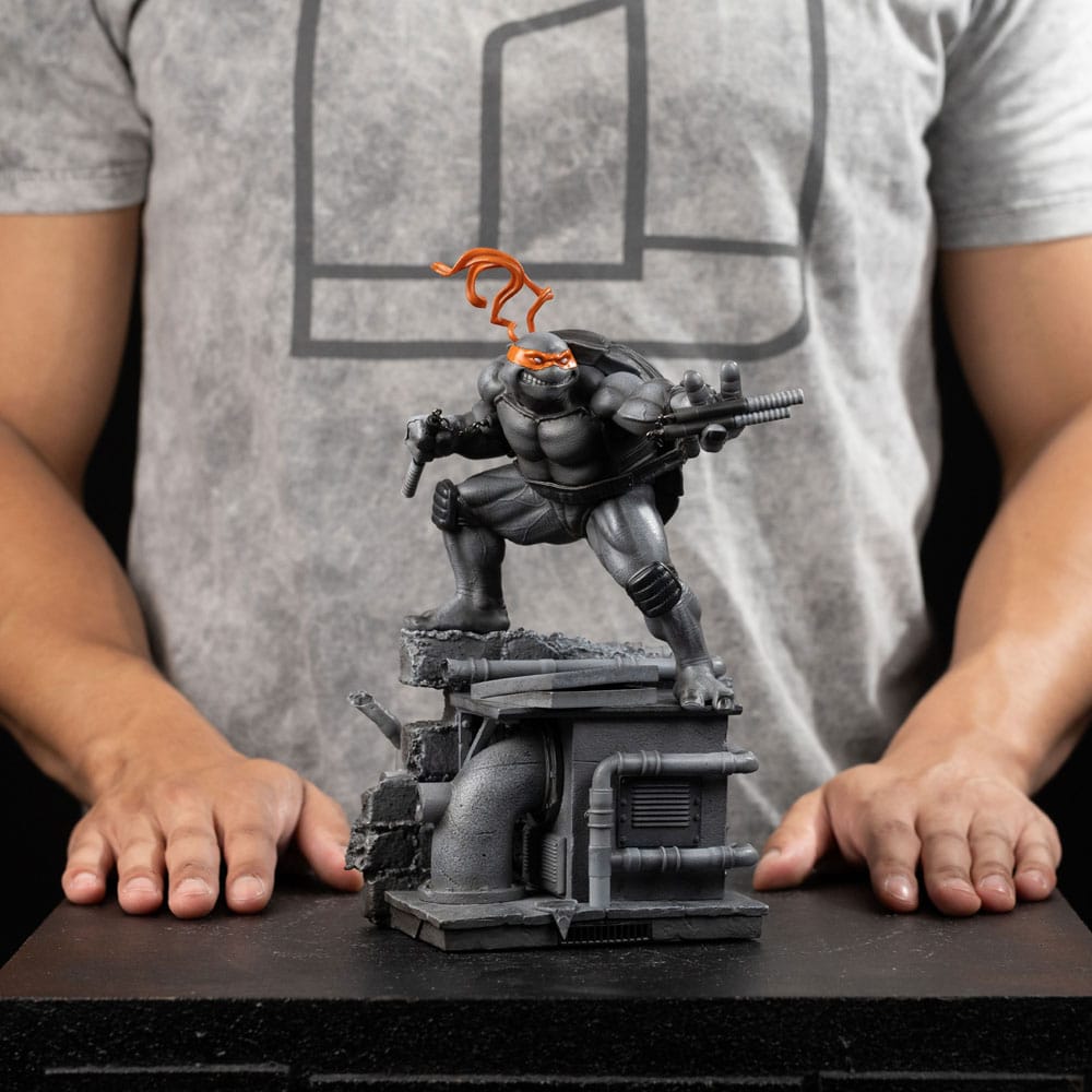 Iron Studios Teenage Mutant Ninja Turtles Michelangelo Black and White Exclusive 1/10 Statue