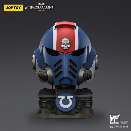 Joy Toy (CN) Warhammer 40,000 Space Marine 2 Ultramarines Lieutenant Titus Helm mit Display-Stand Replik