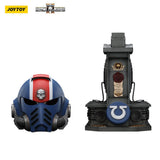 Joy Toy (CN) Warhammer 40,000 Space Marine 2 Ultramarines Lieutenant Titus Helm mit Display-Stand Replik