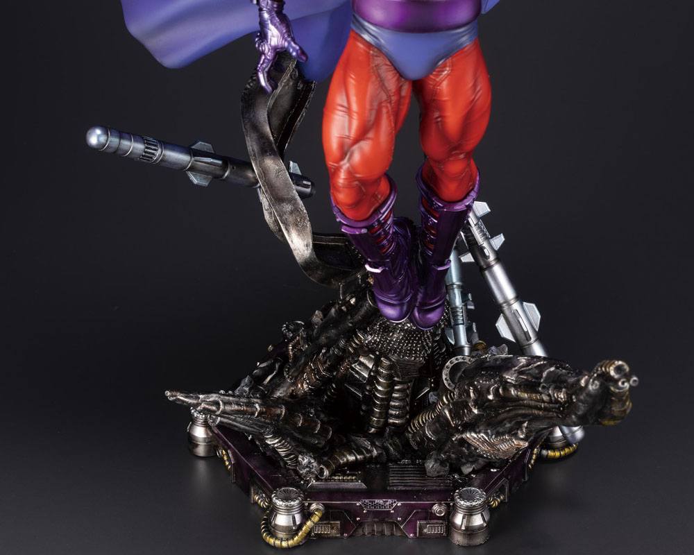 Kotobukiya Marvel Magneto 48 cm Fine Art 1/6 Statue - Beschädigte Verpackung