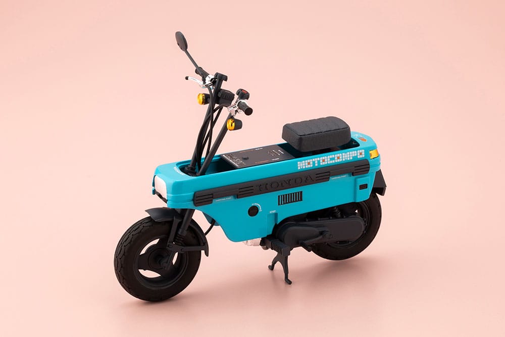 Kotobukiya Megami Device Buster Doll Series Knight Alice with Honda AB12 Motocompo 1/1 Plastic Model Kit