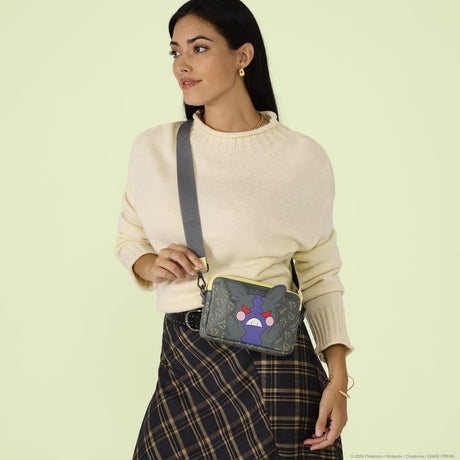 Loungefly Pokémon Morpeko by Loungefly Sling Brusttasche / Umhängetasche