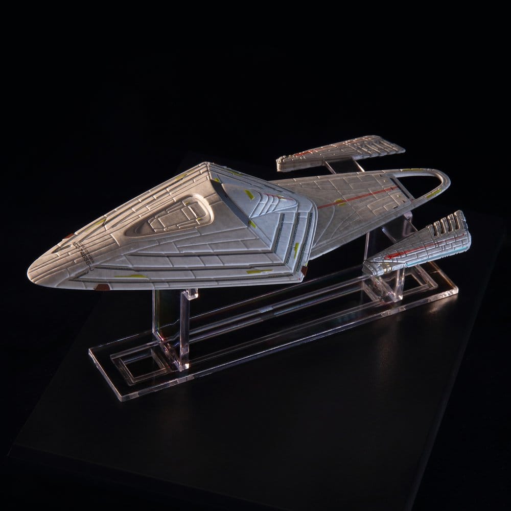 Master Replicas Star Trek Library U.S.S. Voyager NCC-74656-J Die-Cast