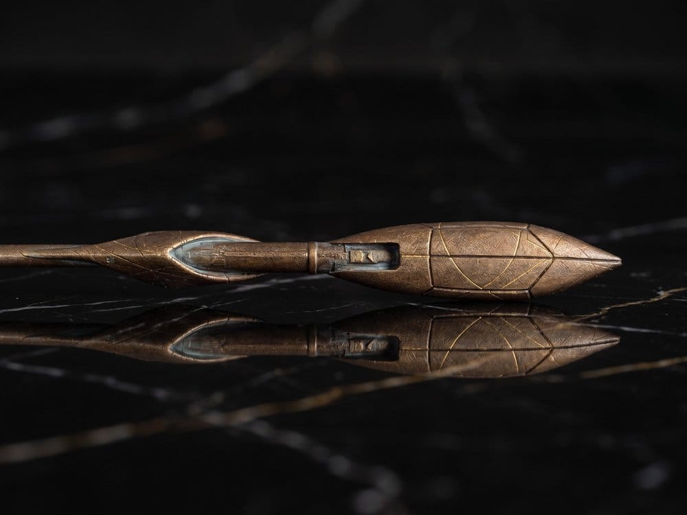 Master Replicas Stargate Ma’tok Stab Desktop Replica