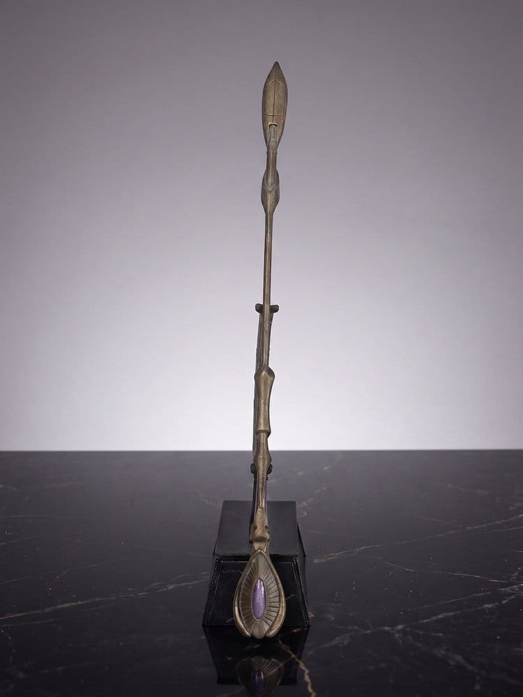 Master Replicas Stargate Ma’tok Stab Desktop Replica