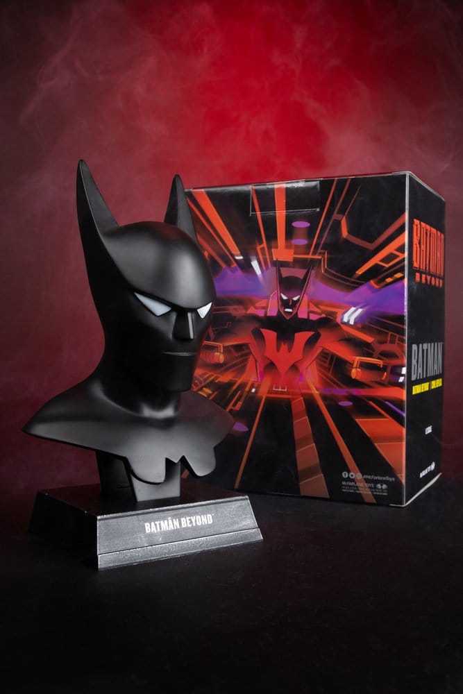 McFarlane Toys DC Direct Batman Cowl 1/3 Prop Replik