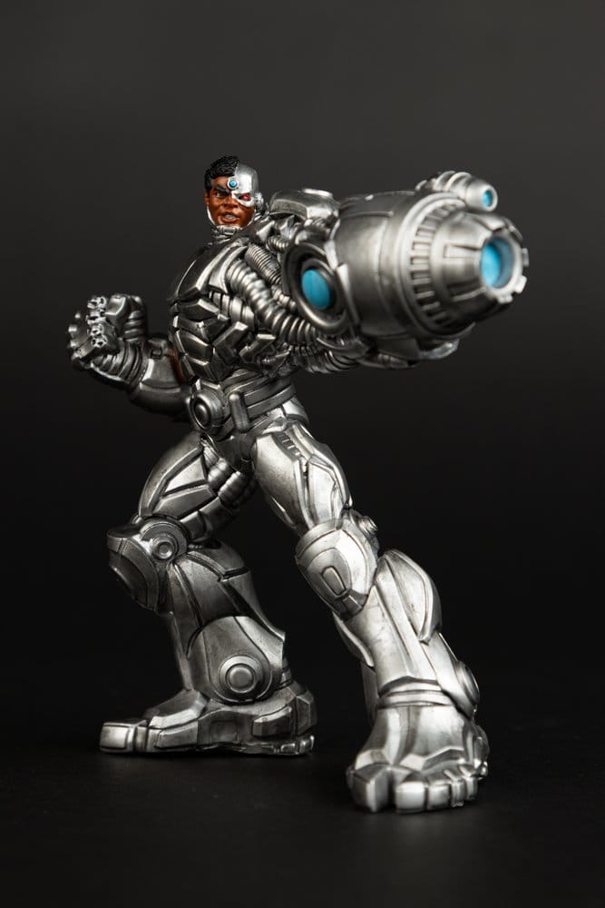 McFarlane Toys DC Direct Cyborg Vinyl Statue 1/6 Figur