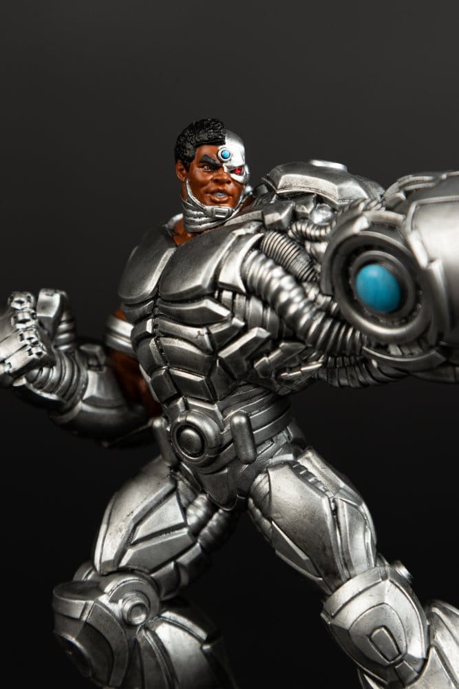 McFarlane Toys DC Direct Cyborg Vinyl Statue 1/6 Figur
