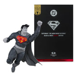 McFarlane Toys DC Multiverse Superman The Dark Knight Returns Black & White Accent Gold Label Actionfigur