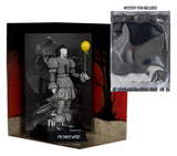 McFarlane Toys Es Welcome To Derry Pennywise Black White Movie Maniacs Figur