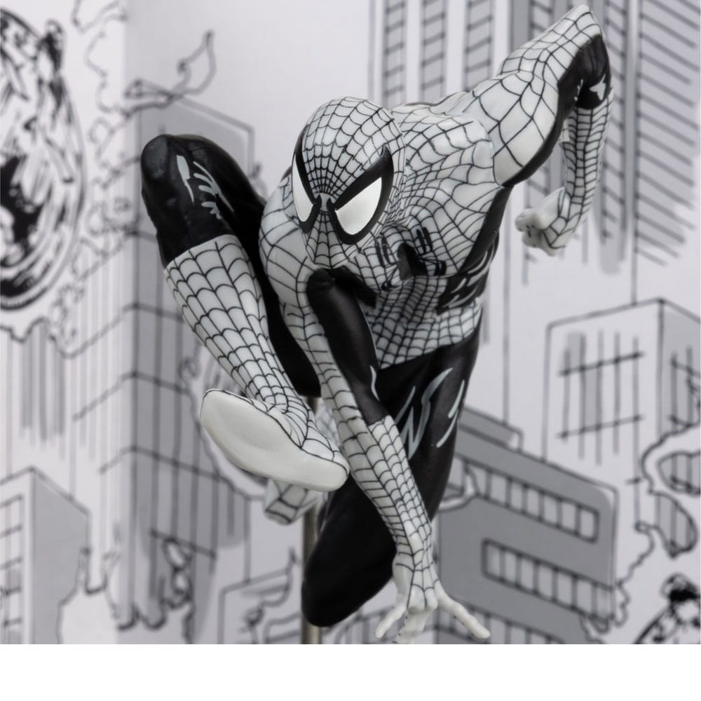 McFarlane Toys Marvel Spider-Man Line Art Gold Label 1/10 Statue