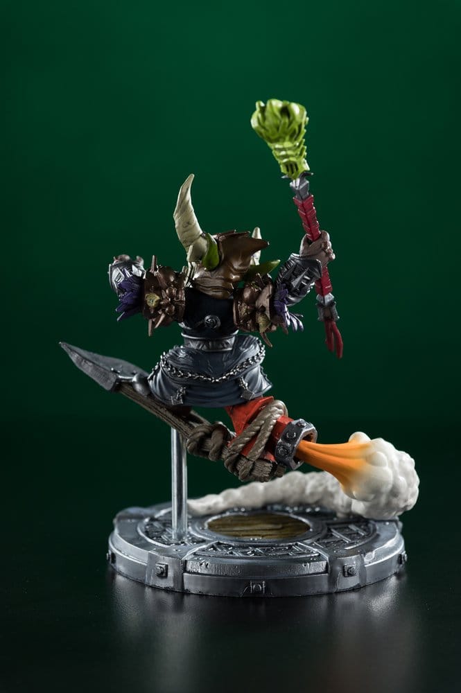 McFarlane Toys World of Warcraft Goblin Limited Edition Posed 1/12 Scale Figur