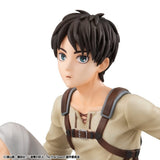 Megahouse Attack On Titan G.E.M. Series Eren Yeager & Squad Captain Levi Palm Size Figuren