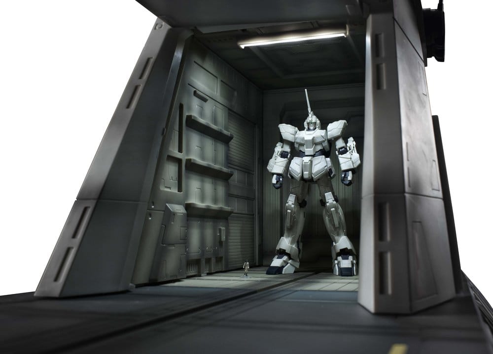 Megahouse Gundam Unicorn Realistic Model Series Nahel Argama Catapult Deck 1/144 Diorama