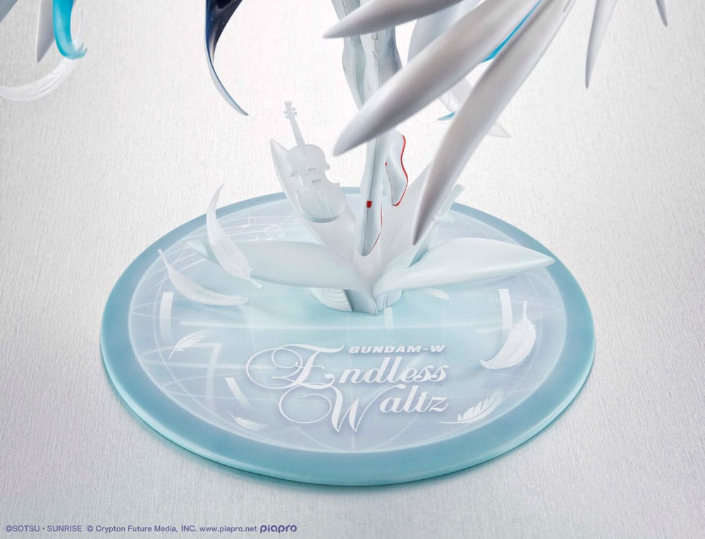Megahouse Mobile Suit Gundam x Hatsune Miku Wing Gundam Zero EW 45th Anniversary Lucrea Statue