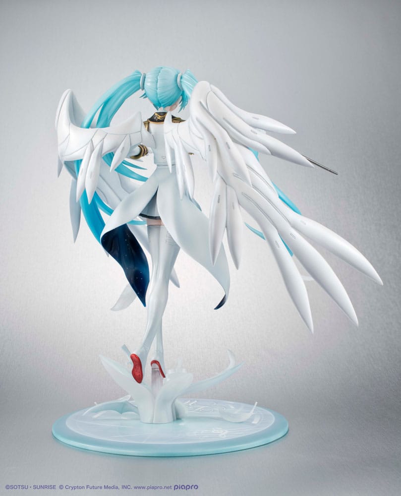 Megahouse Mobile Suit Gundam x Hatsune Miku Wing Gundam Zero EW 45th Anniversary Lucrea Statue