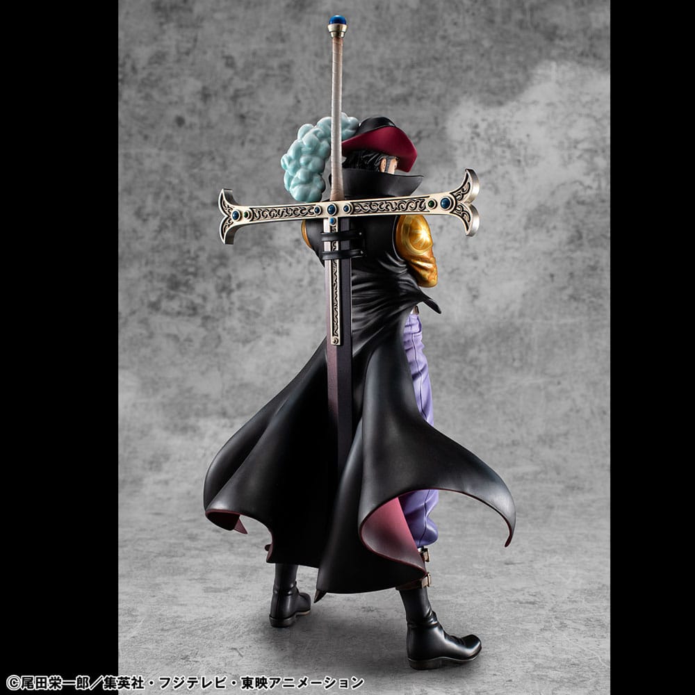 Megahouse One Piece P.O.P SA-MAXIMUM Hawk Eye Dracule Mihawk Ver. R Statue