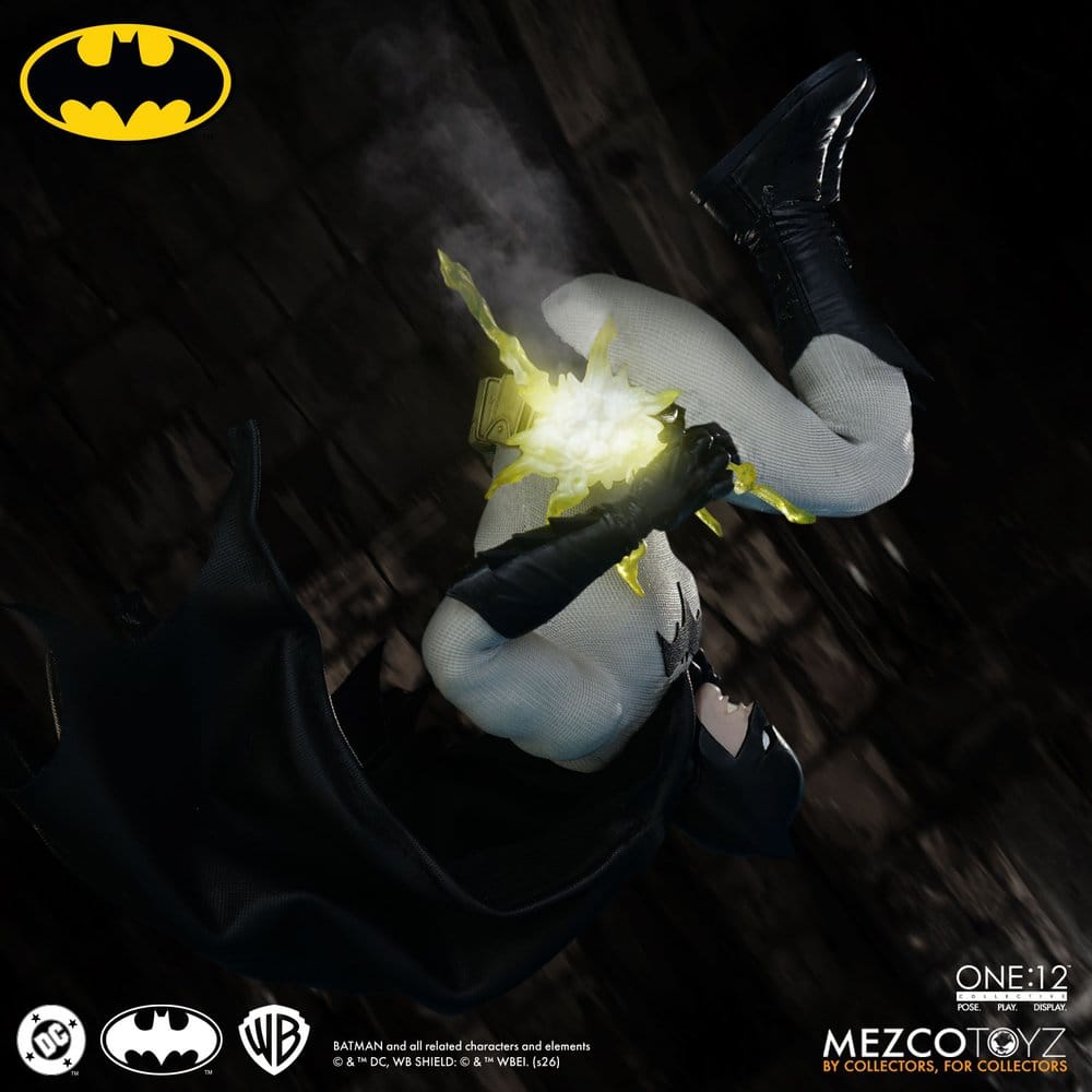 Mezco Toys DC Comics Batman Year One 1/12 Actionfigur