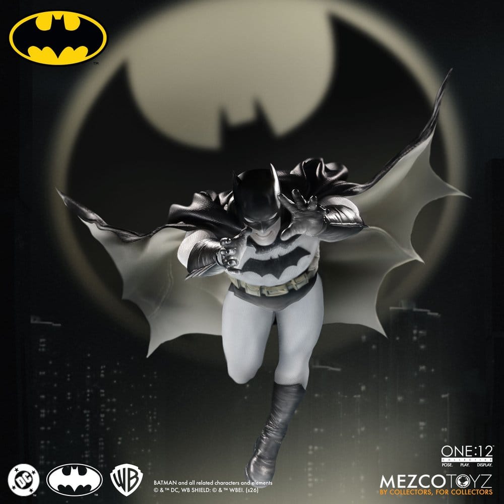 Mezco Toys DC Comics Batman Year One 1/12 Actionfigur