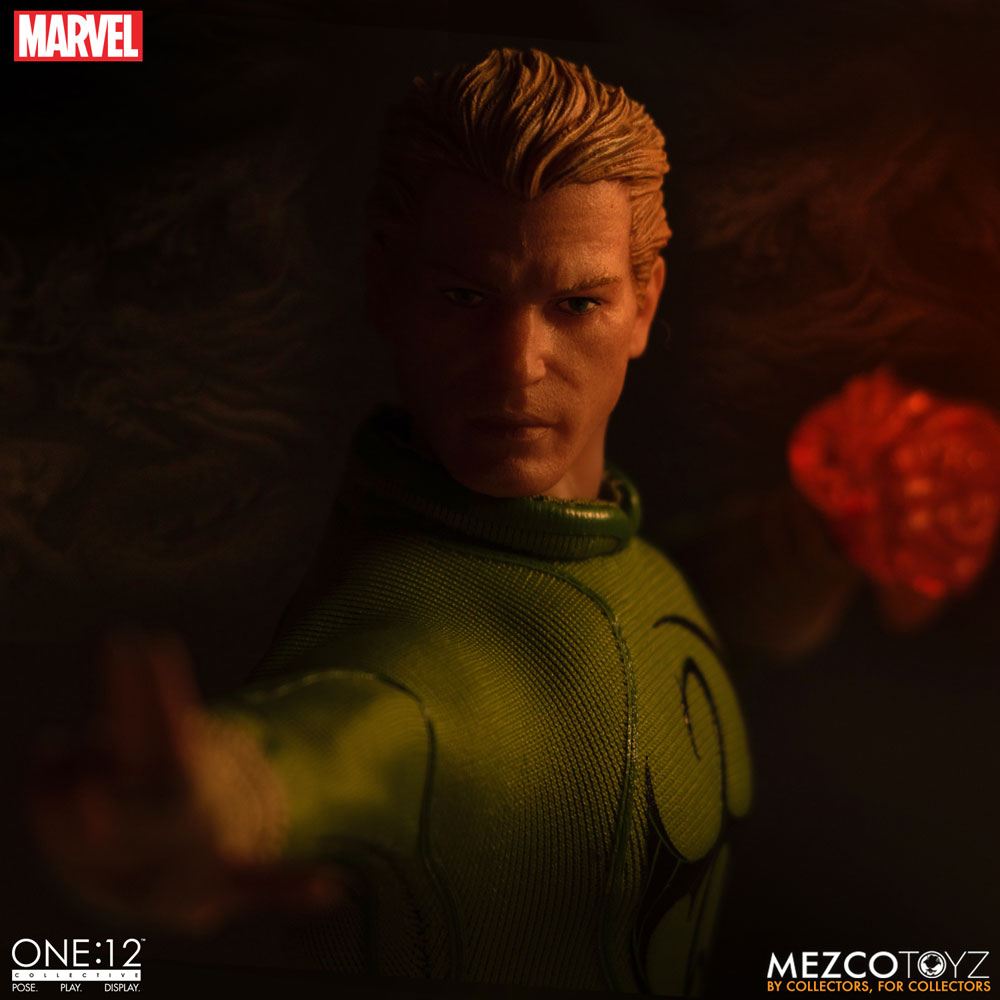 Mezco Toys Marvel Comics Iron Fist One:12 Collective 1/12 Actionfigur