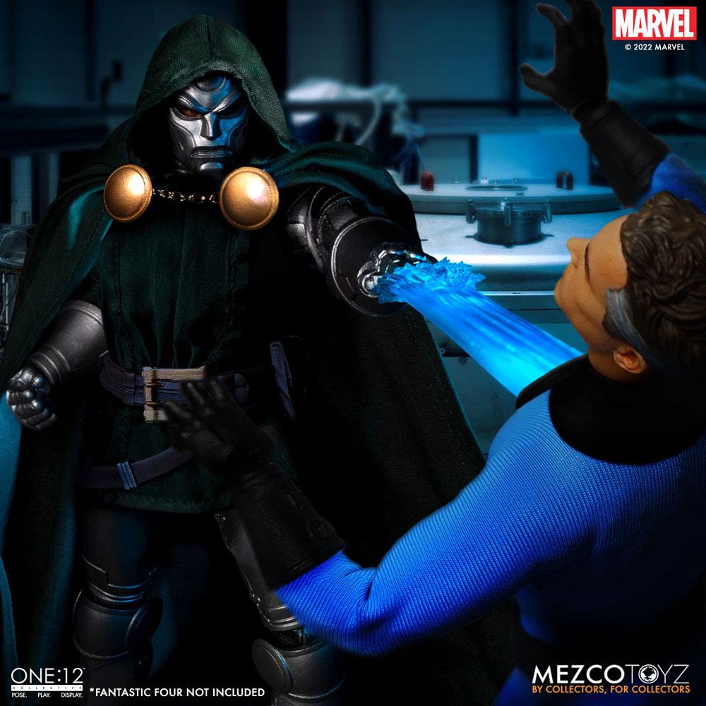 Mezco Toys Marvel Doctor Doom 1/12 Actionfigur
