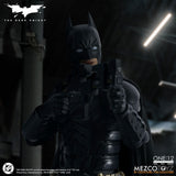Mezco Toys The Dark Knight Batman 1/12 Actionfigur