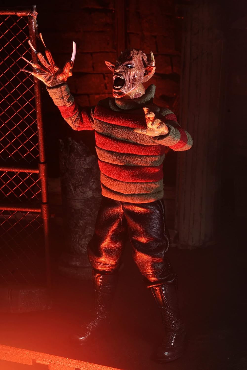 NECA A Nightmare on Elm Street Freddy Krueger New Nightmare Clothed Actionfigur