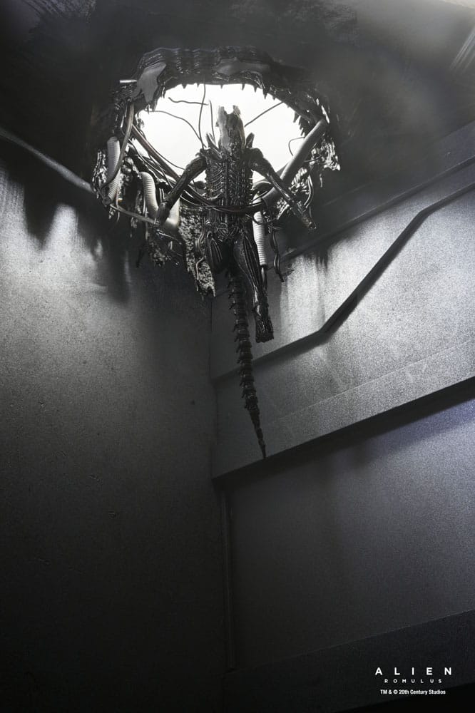 NECA Alien Romulus Suspended Lab Xenomorph XX121 Deluxe Actionfigur 18 cm