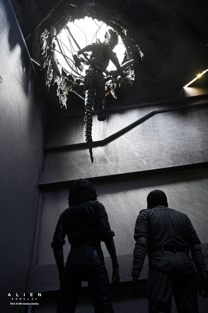 NECA Alien Romulus Suspended Lab Xenomorph XX121 Deluxe Actionfigur 18 cm