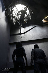 NECA Alien Romulus Suspended Lab Xenomorph XX121 Deluxe Actionfigur 18 cm