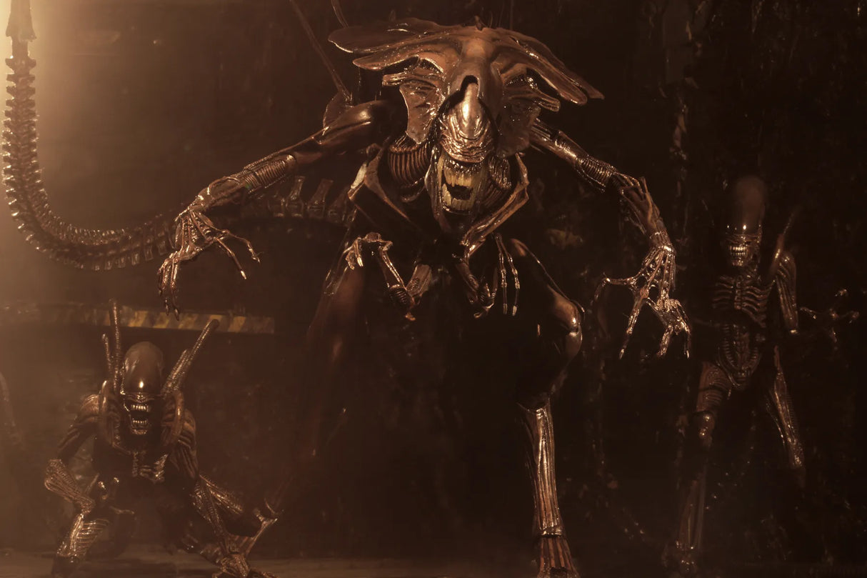 NECA Aliens Resurrection Alien Queen Deluxe Actionfigur
