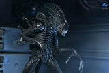 NECA Aliens Ultimate Actionfigur Warrior (1986) Xenomorph Black (40th Anniversary) 23 cm