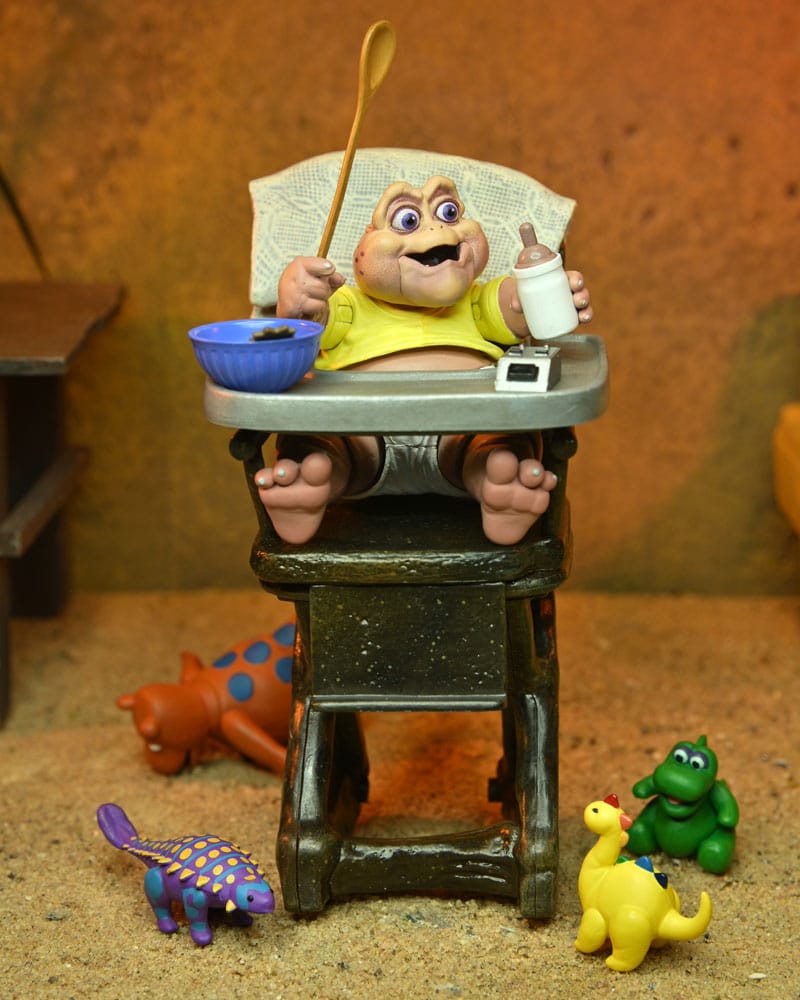 NECA Dinosaurs Ultimate Baby Sinclair Actionfigur 18 cm - Leicht beschädigte Verpackung