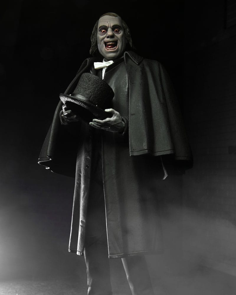 NECA London After Midnight Ultimate Professor Edward C. Burke Actionfigur