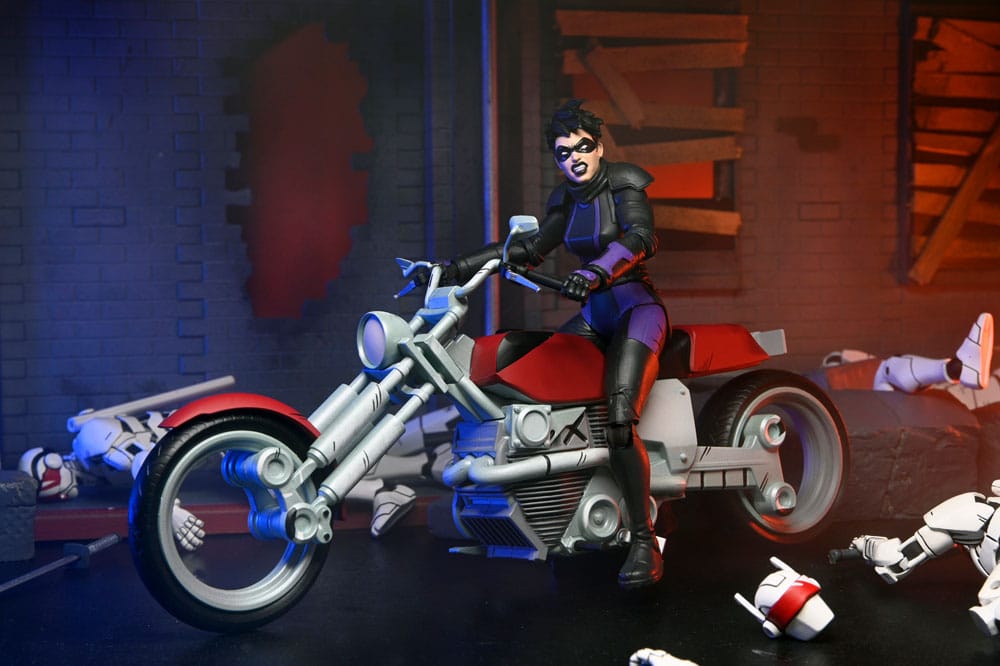 NECA Teenage Mutant Ninja Turtles (The Last Ronin The Lost Years) Actionfigur Casey Marie with Last Ronin Motorcycle 18