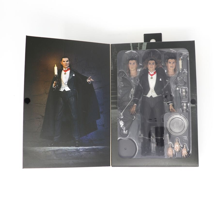 NECA Universal Monsters Ultimate Count Dracula Transylvania Actionfigur