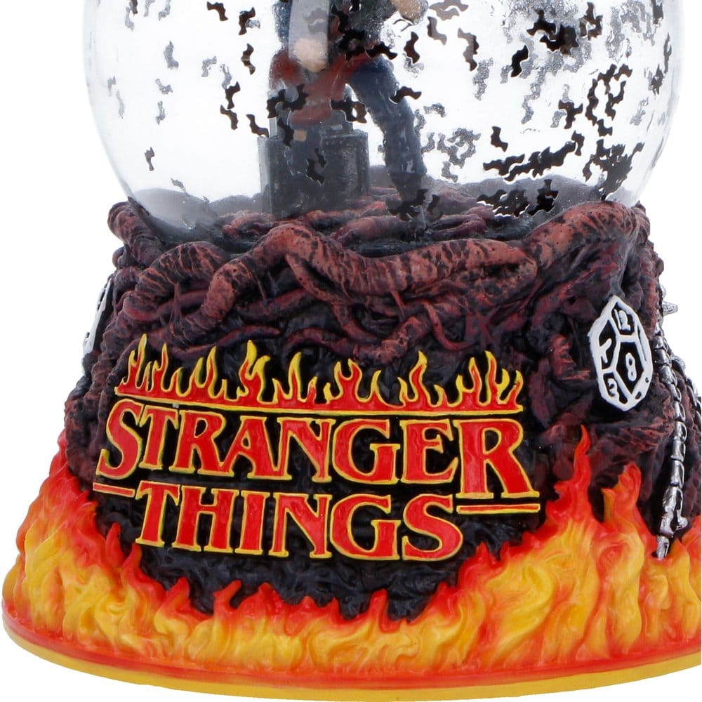 Nemesis Now Stranger Things Schneekugel Eddie’s Sacrifice 14 cm