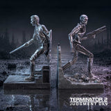 Nemesis Now Terminator 2 T-1000 vs T-800 Buchstützen