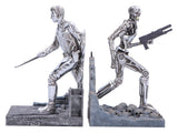 Nemesis Now Terminator 2 T-1000 vs T-800 Buchstützen