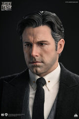 Queen Studios Justice League Bruce Wayne (Ben Affleck) 1/4 Statue